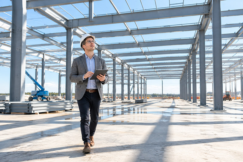 architect-on-constructions-site Architect on construction site